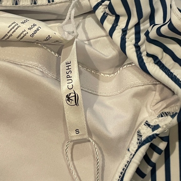 Cupshe Women's V Neck One Piece Swimsuit Ruffled Back Cross Swimwear -S blue - Picture 4 of 6